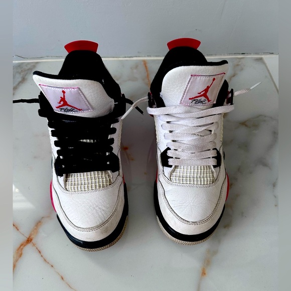 Air Jordan 4 Retro: Red, White, Black - Picture 4 of 7